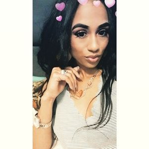 Meet your Posher, Alexus s